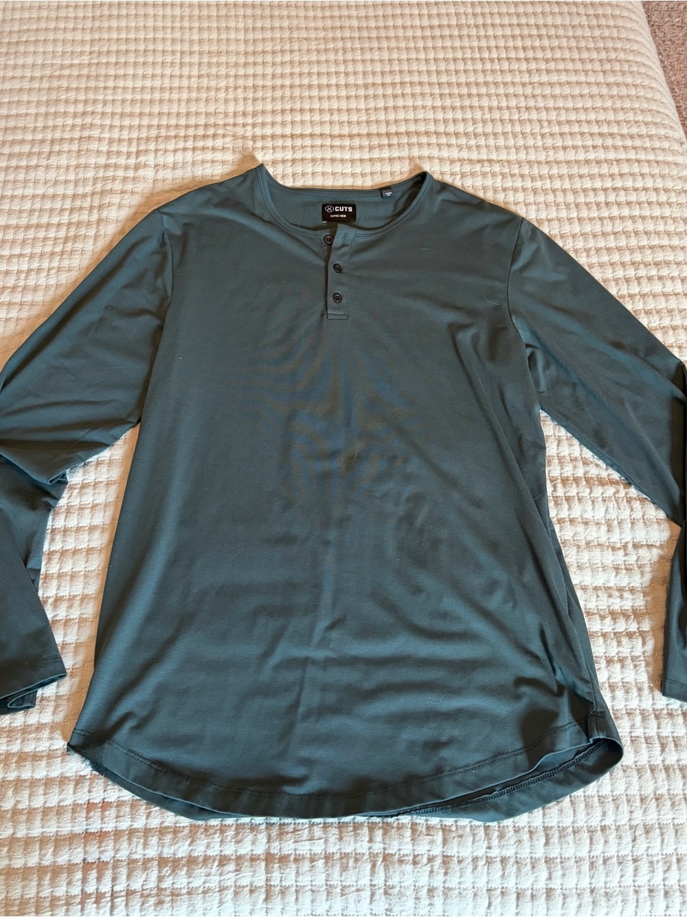 Men's Cuts Long-Sleeve Henley Shirt in Teal / Dark Green